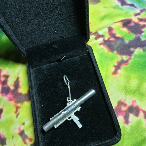 Grateful Dead Family Silver .925 Sterling 2A Straw Pendant With Case And Cloth - Picture 3 of 3